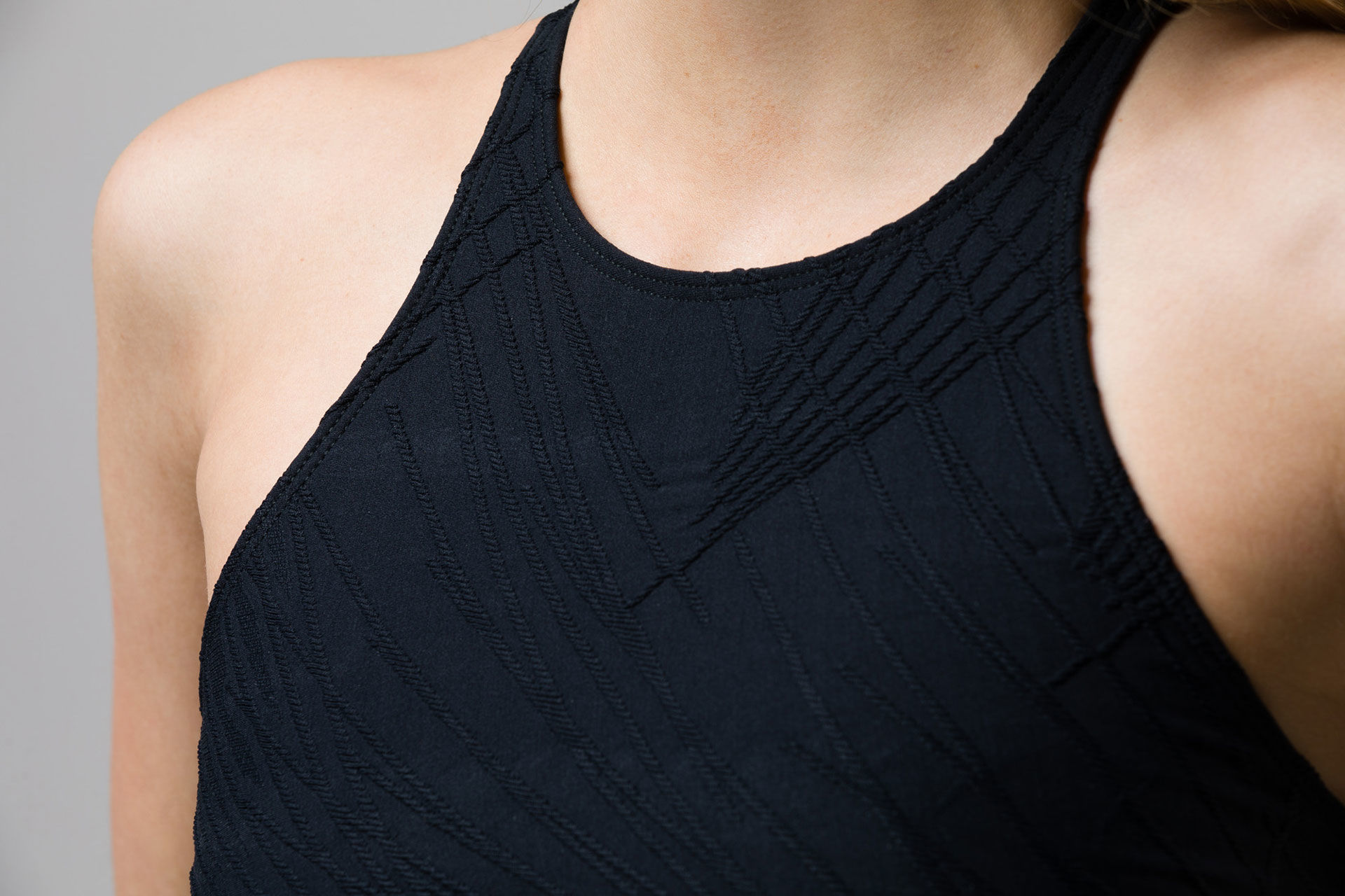 Onzie Selenite Heart Yoga Bra Black - fabric detail